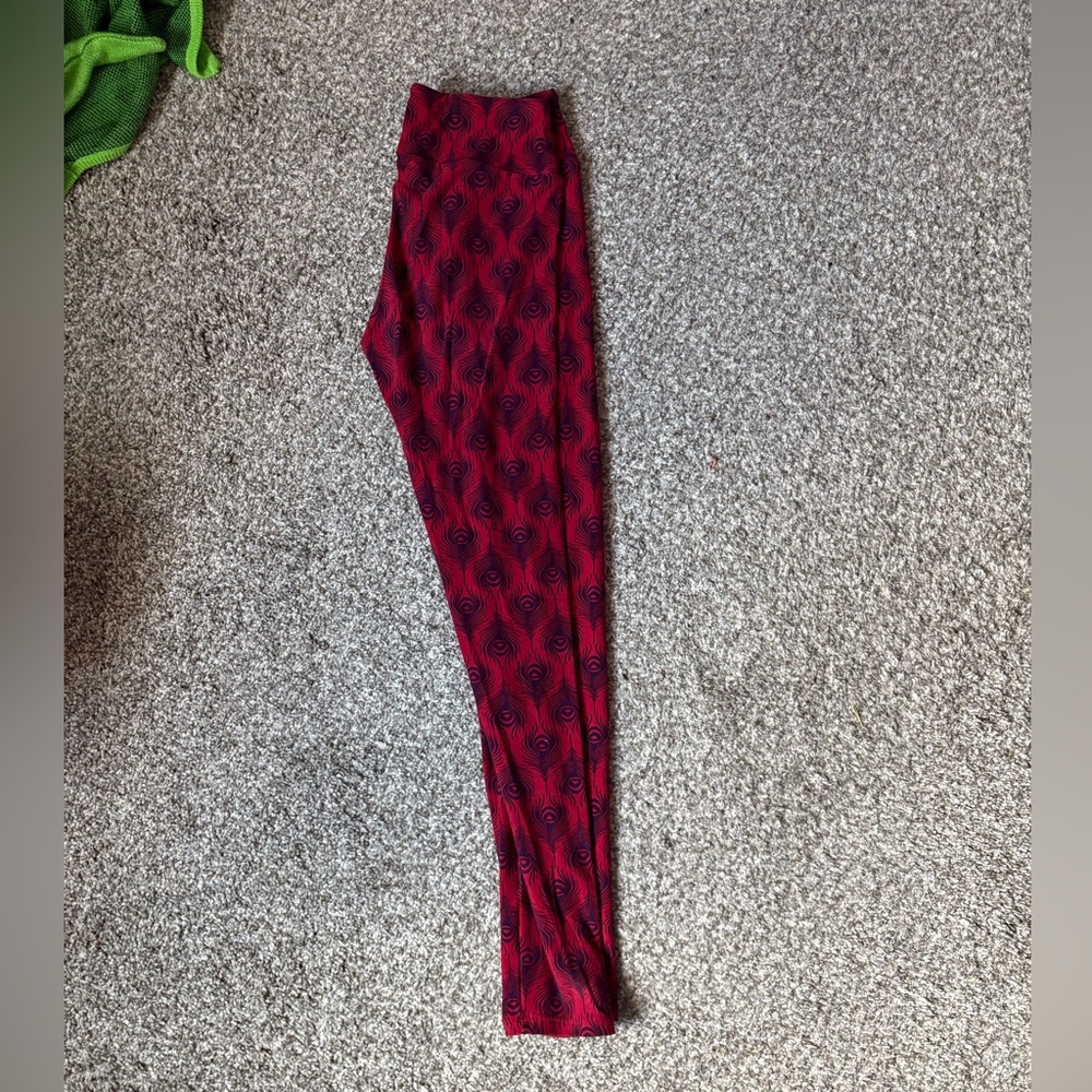 LulaRoe leggings 
one size 
never worn 
Multi Colored